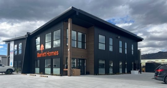 Steel retail and storage building
